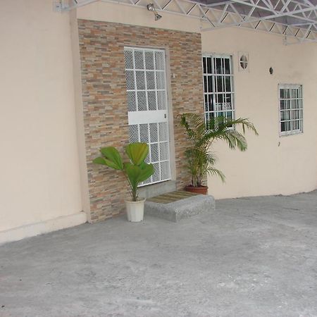 Hostal Gemar Panama City Exterior photo
