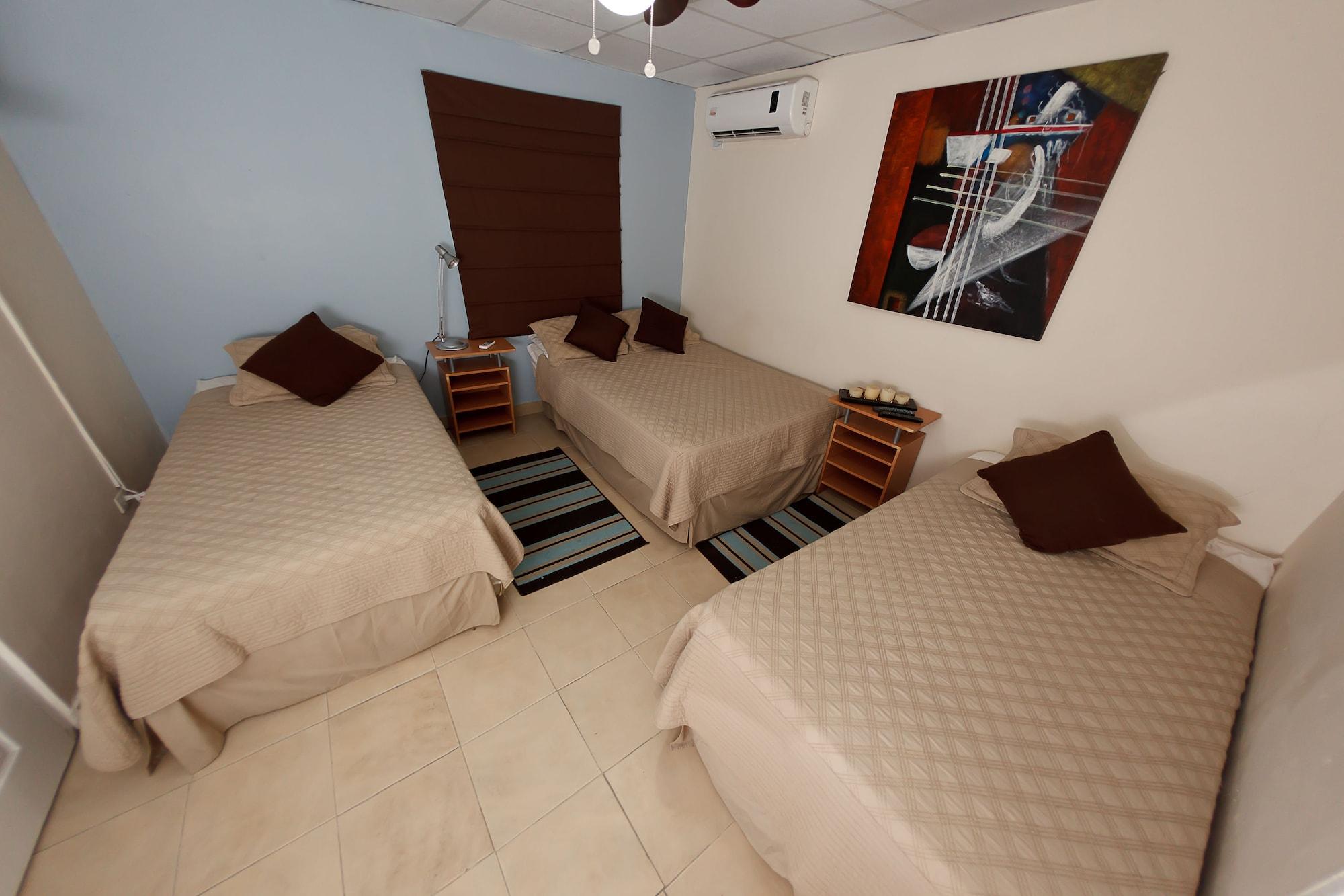 Hostal Gemar Panama City Exterior photo
