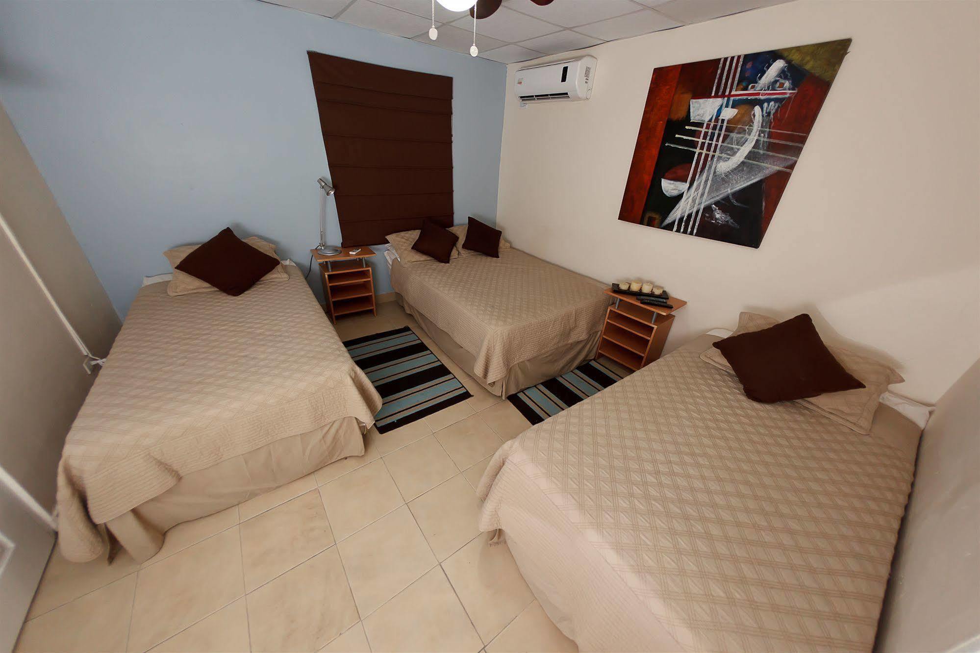 Hostal Gemar Panama City Exterior photo