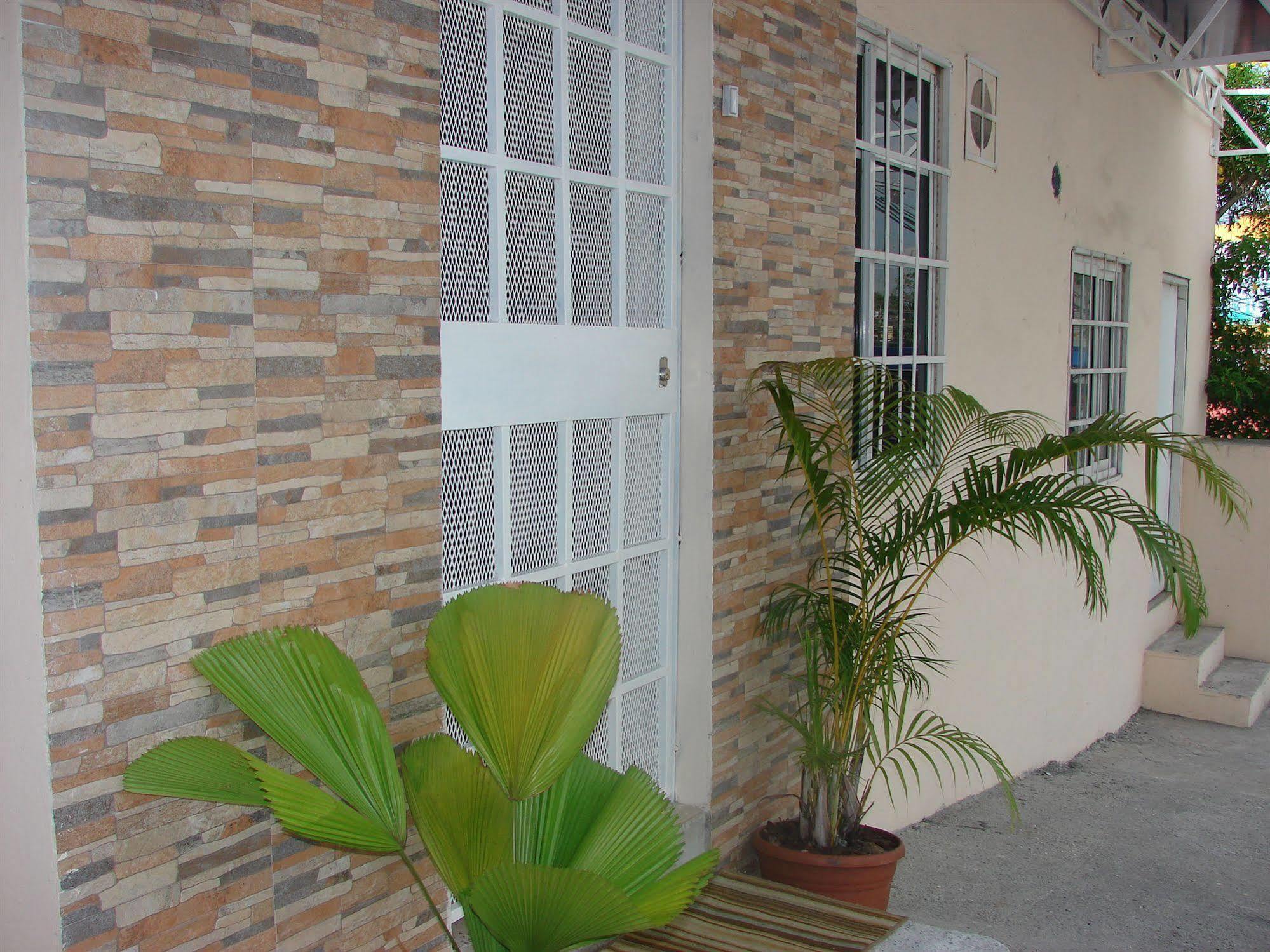 Hostal Gemar Panama City Exterior photo